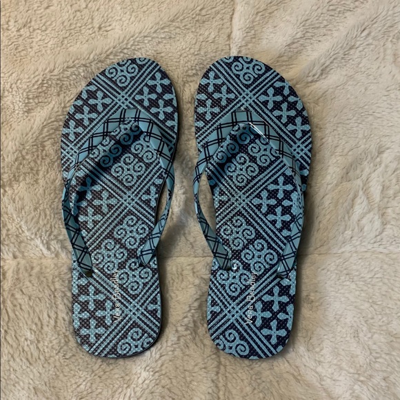 Vera Bradley Flip Flops. NWOT. - Picture 2 of 12